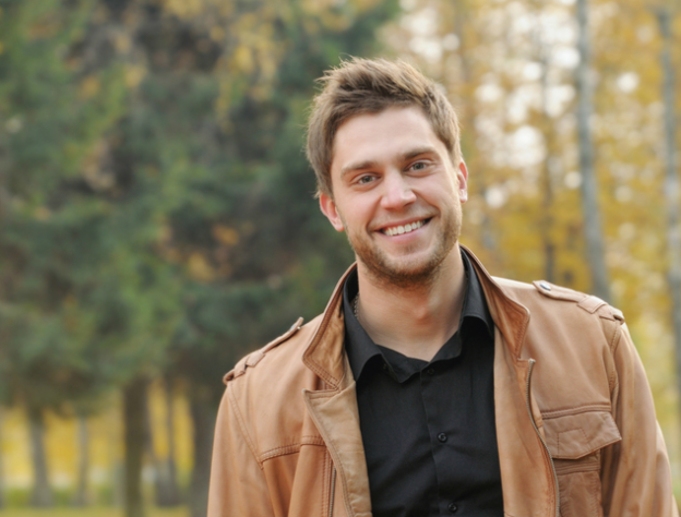 man smiling after receiving treatment for facial trauma in richmond indiana