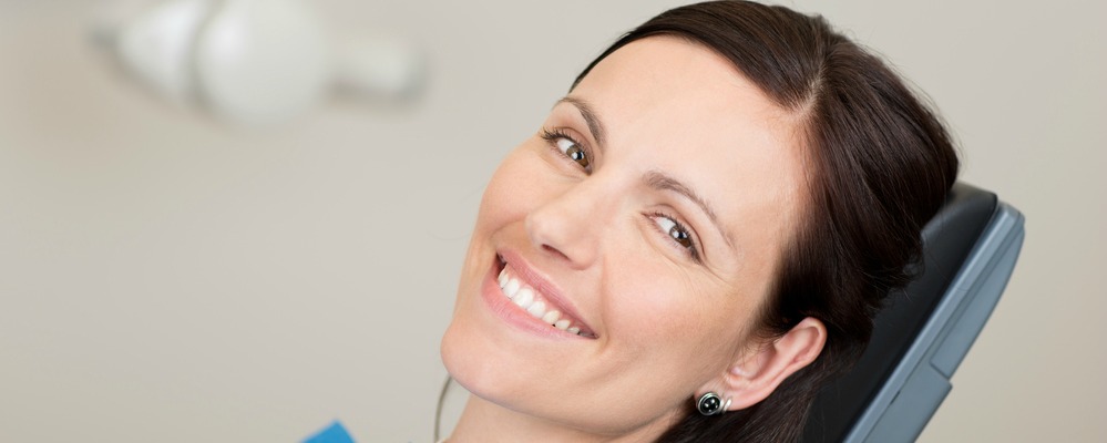 woman waiting to get wisdom teeth removal in richmond indiana