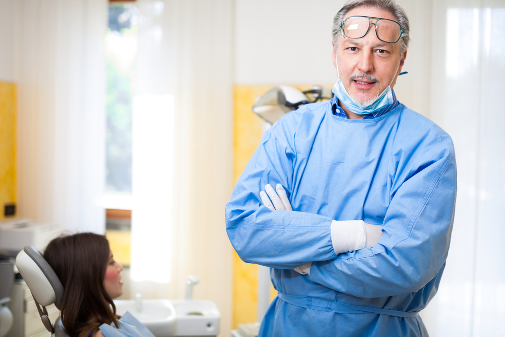 How to Choose a Dental Implant Surgeon 